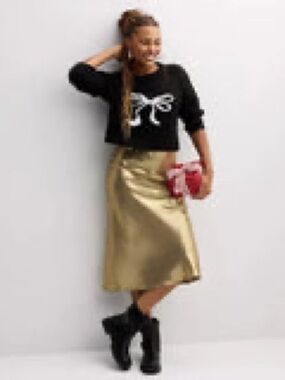 Blanc De Noir Bow Black Sweater (XL)